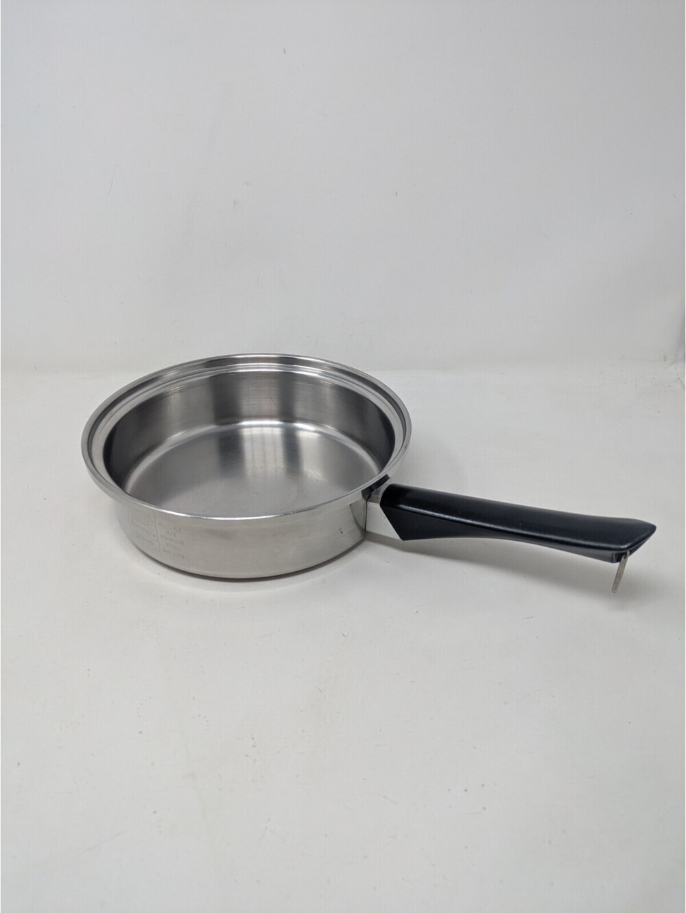 Amway Queen 8.5” Sauce Pan With Lid 18/8 Multi Ply Stainless Steel
